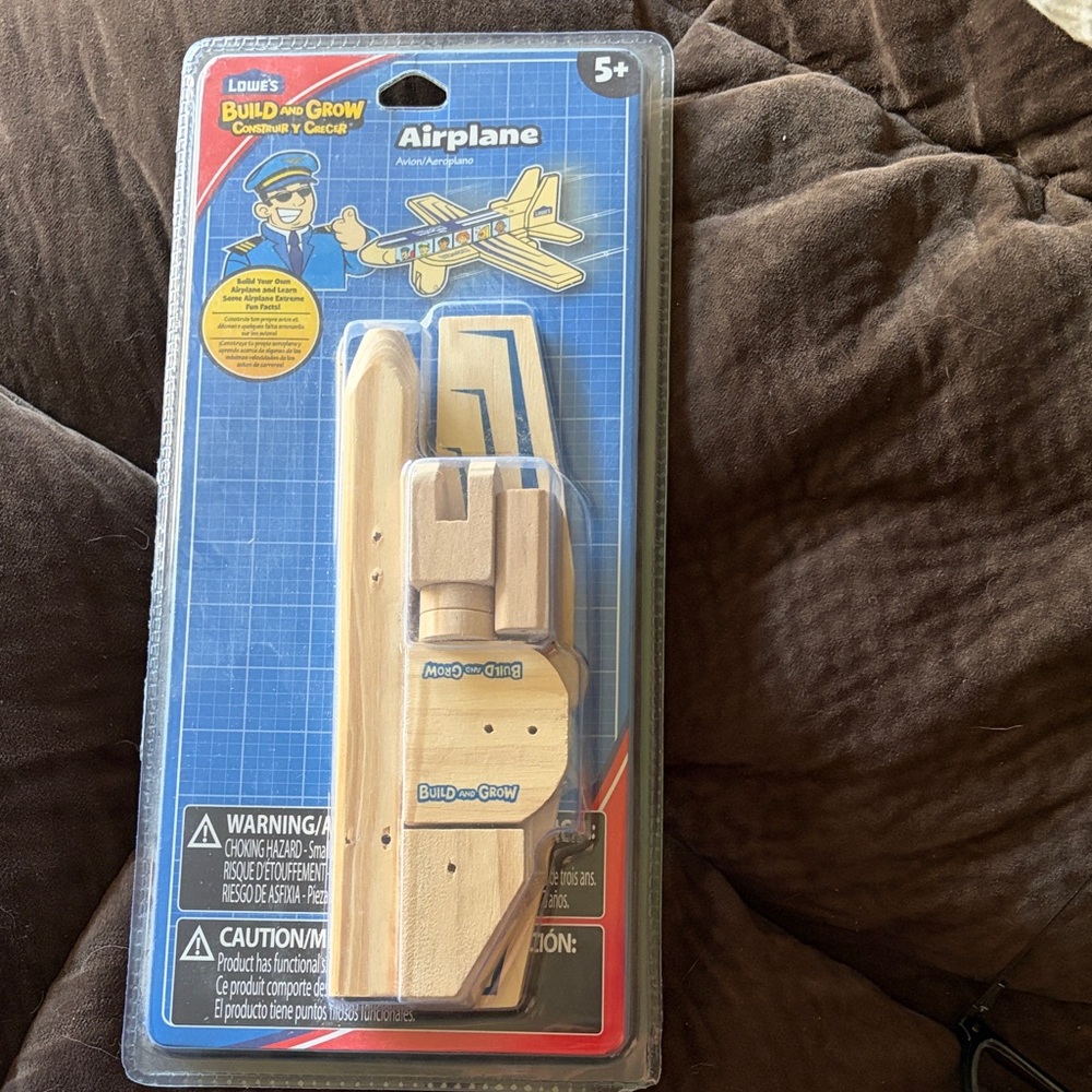 Lowe’s build and grow Airplane kit for 5+